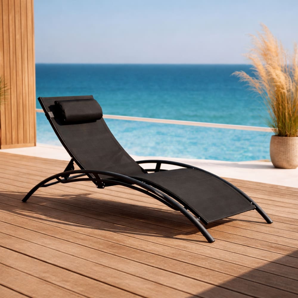 Transat ajustable et empilable avec pieds en acier noir