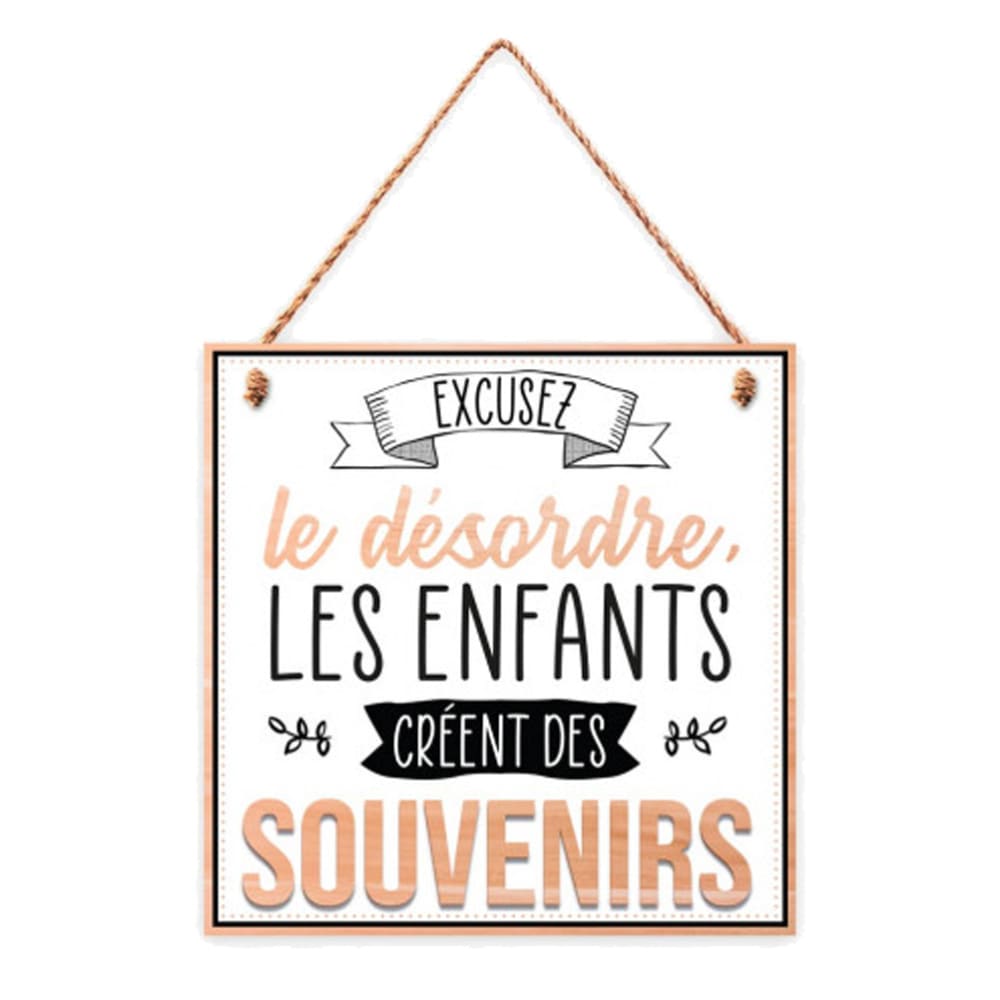 STC Plaque à suspendre Le désordre 20 cm MDF Dimensions : Hauteur 10 cm - Largeur 20 cm - Profondeur 1 cm Couleur Bois, blanc et noir. Mots en relief.