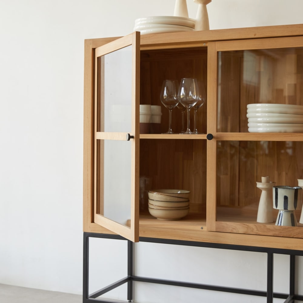 Niedriger Vitrinenschrank aus massivem Teakholz - Maisons Du