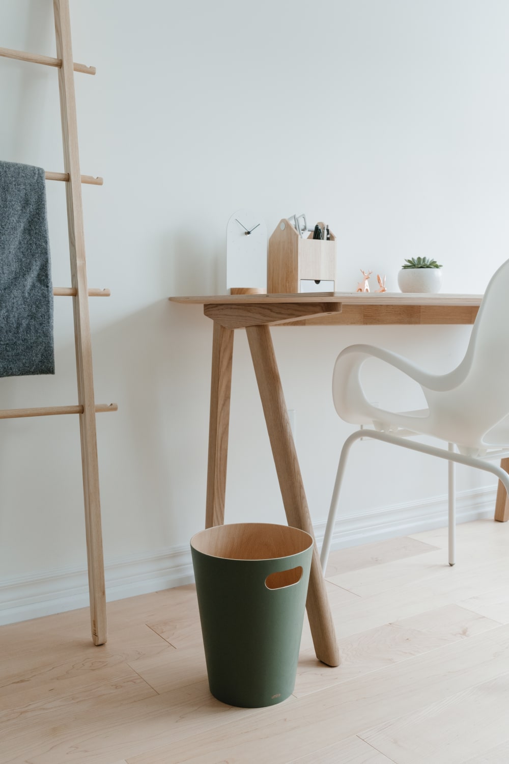 Corbeille bois 7.5L vert - Maisons du Monde