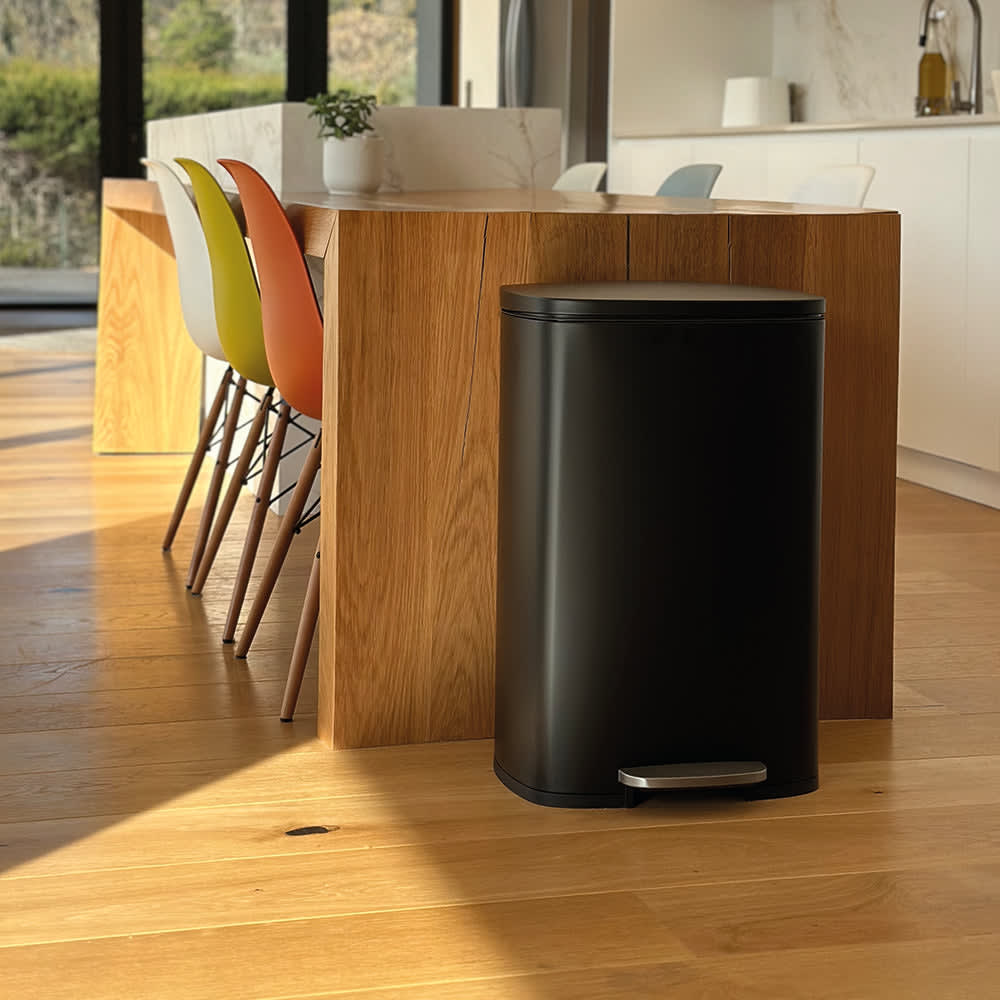 Kitchen Move Küchenmülleimer mit Pedal Schwarz 50l style modern Schwarz Stahl