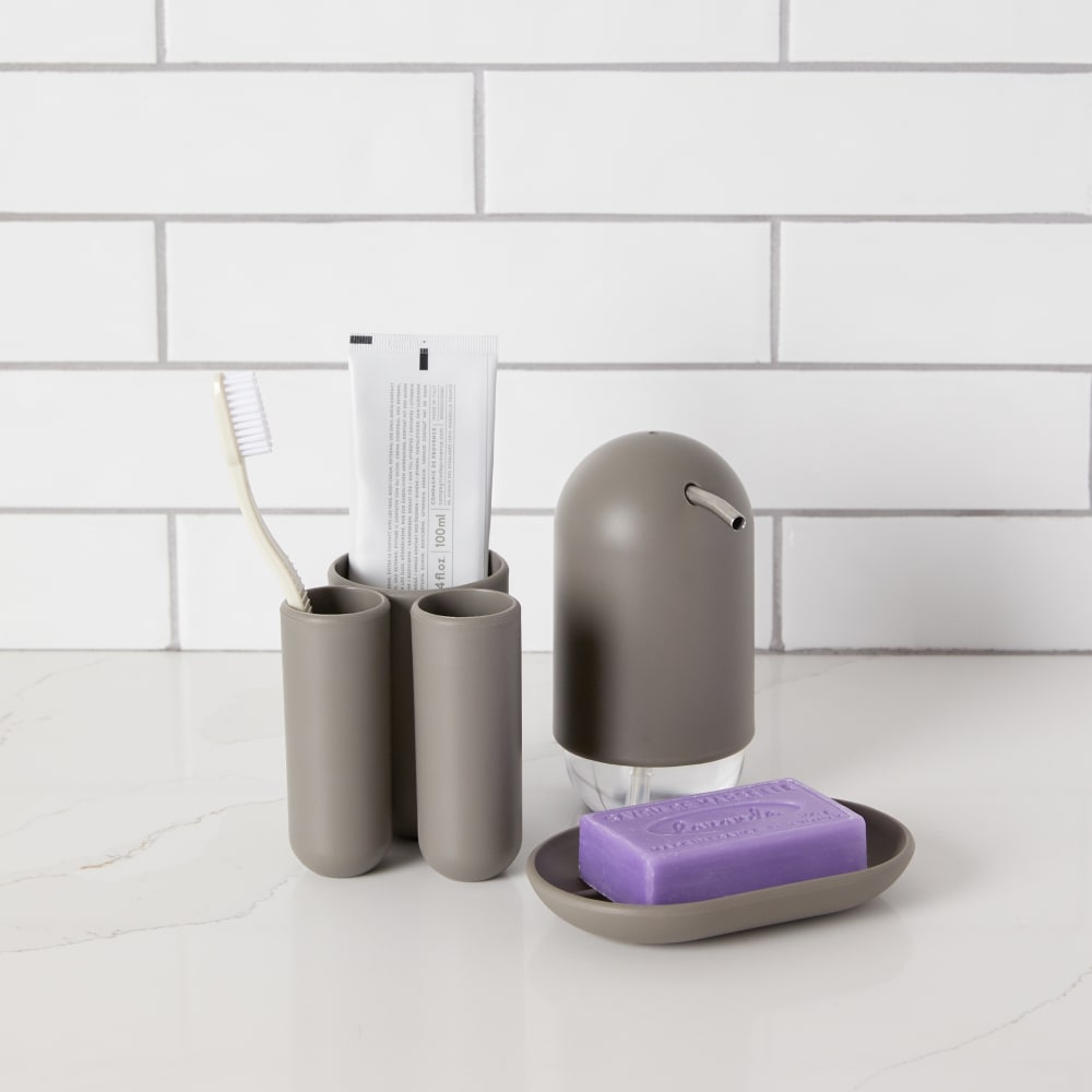 Pompe à savon en plastique moulé, 236ml, gris - Maisons du Monde