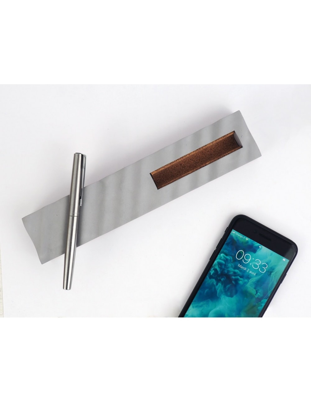 Support téléphone et stylos en béton — vue 4