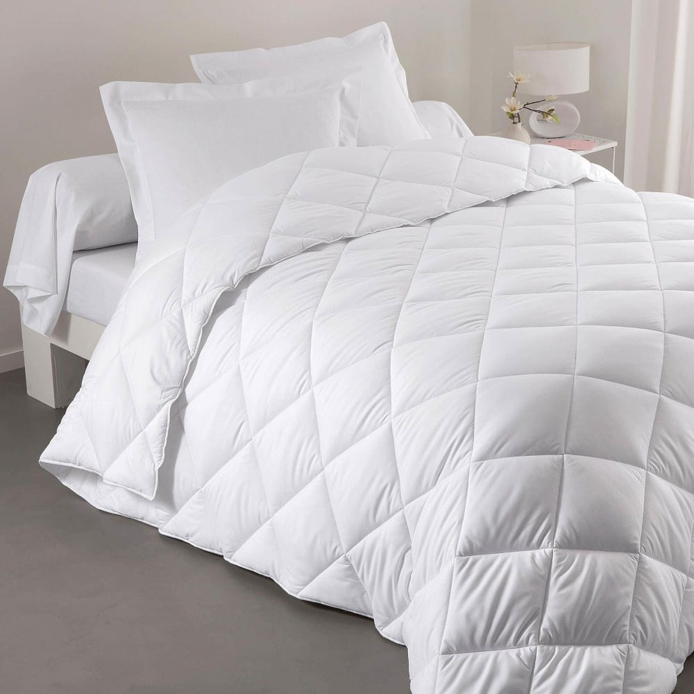Couette chaude en polyester blanc 200x200cm