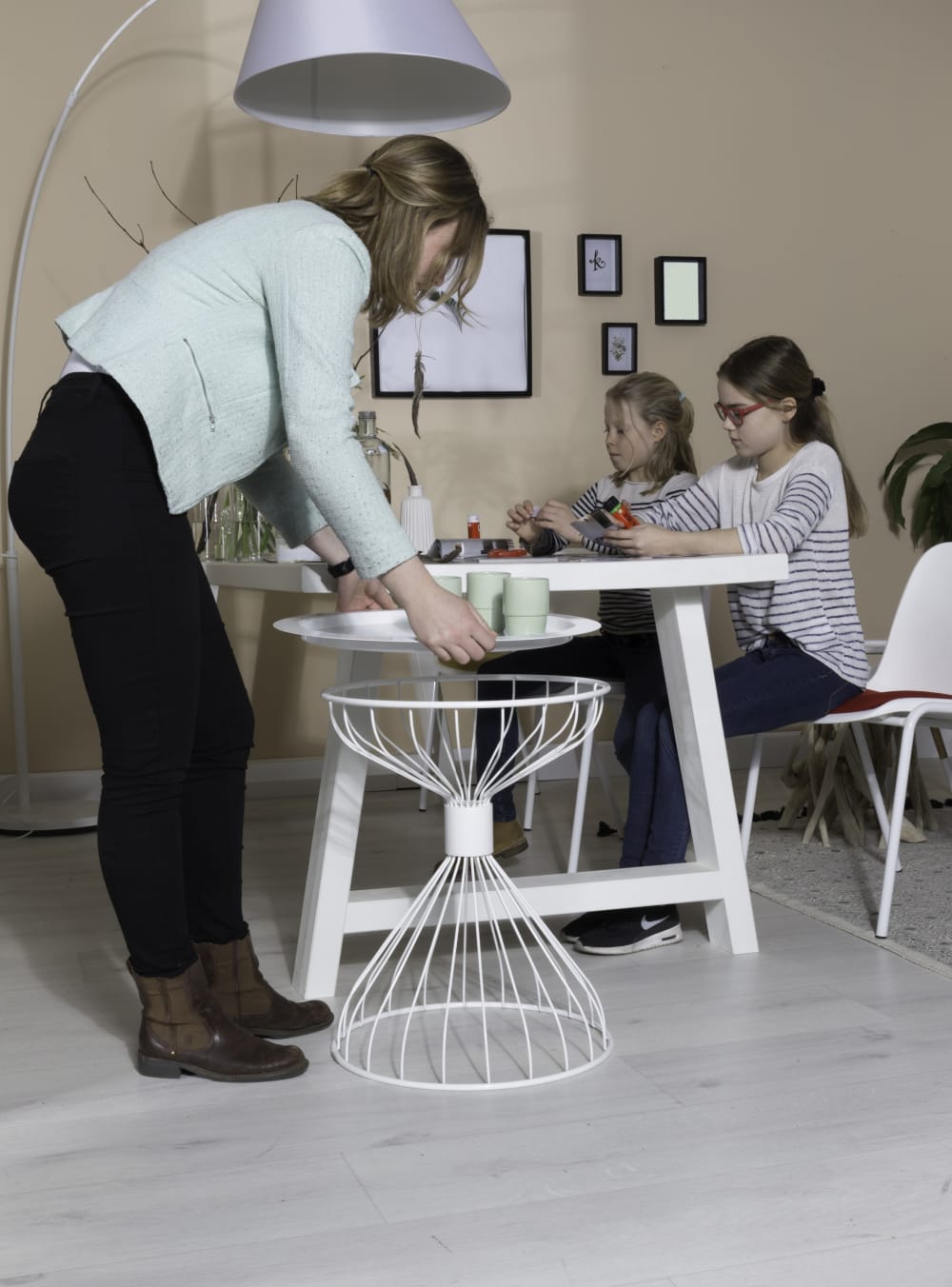 Stehlampe aus Metall, weiß - Maisons Du Monde