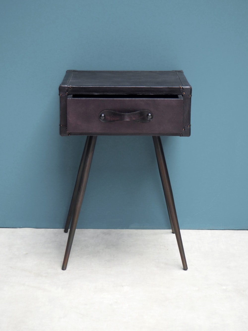 Mesita de noche de cuero negro - Maisons du Monde