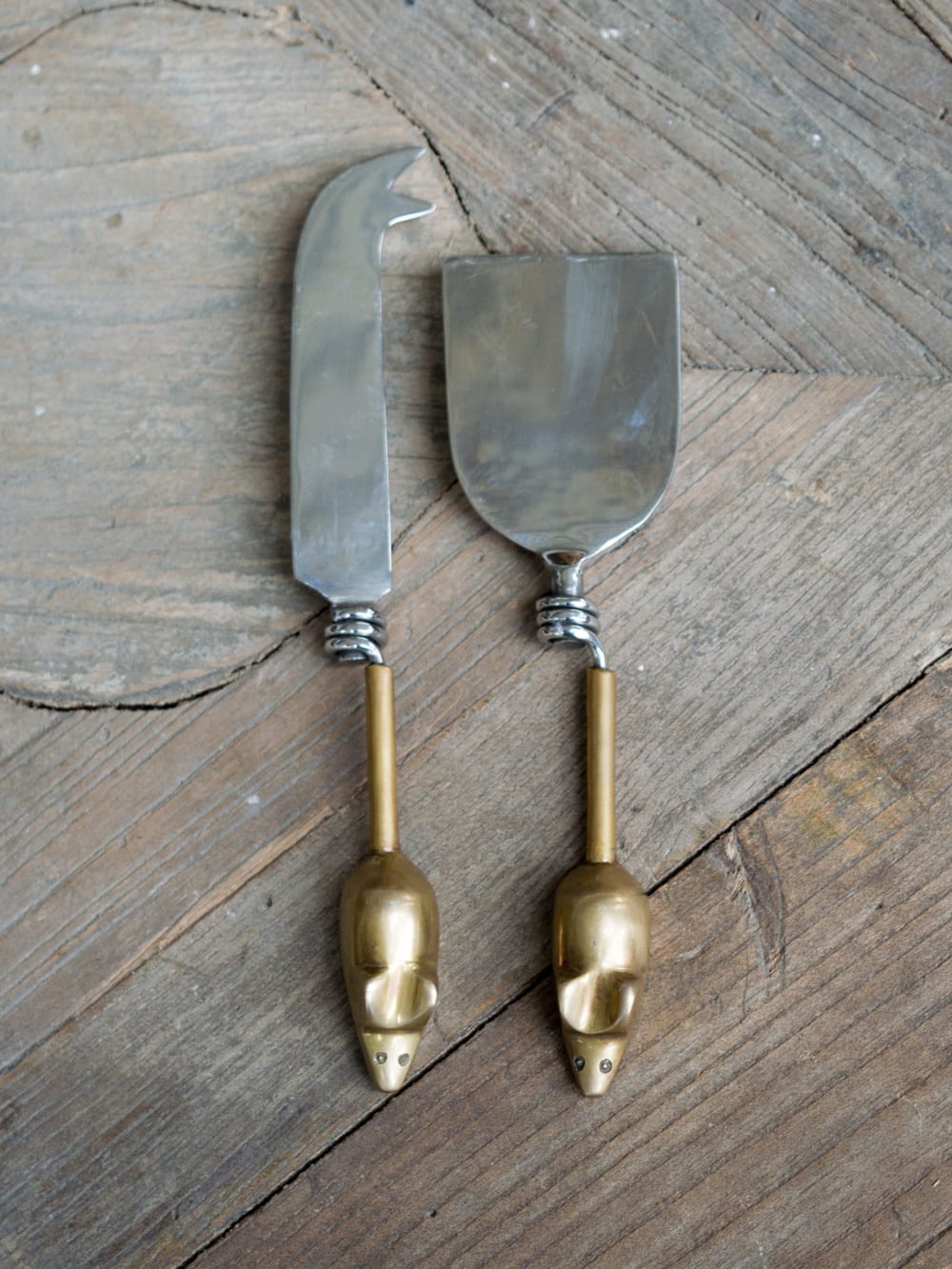 Juego de 2 cubiertos con mangos de latón dorado - Maisons du Monde