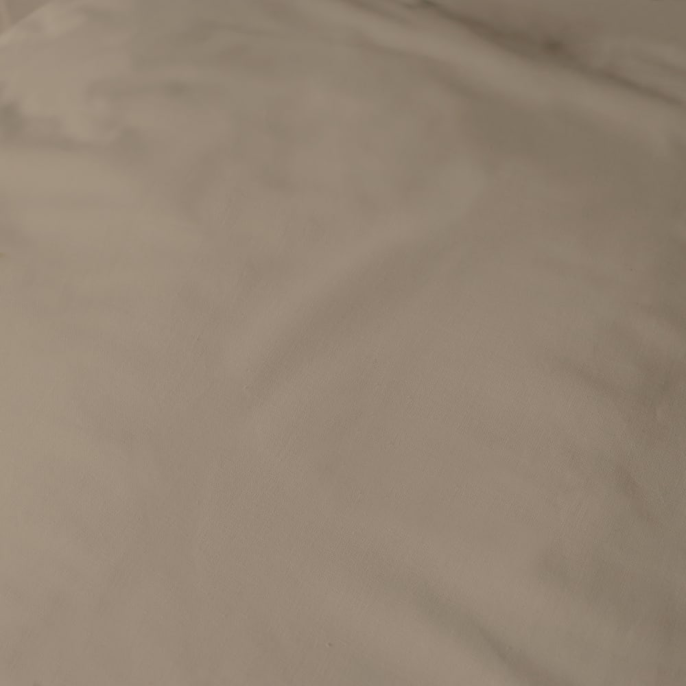 Drap-housse uni percale bio taupe — vue 4