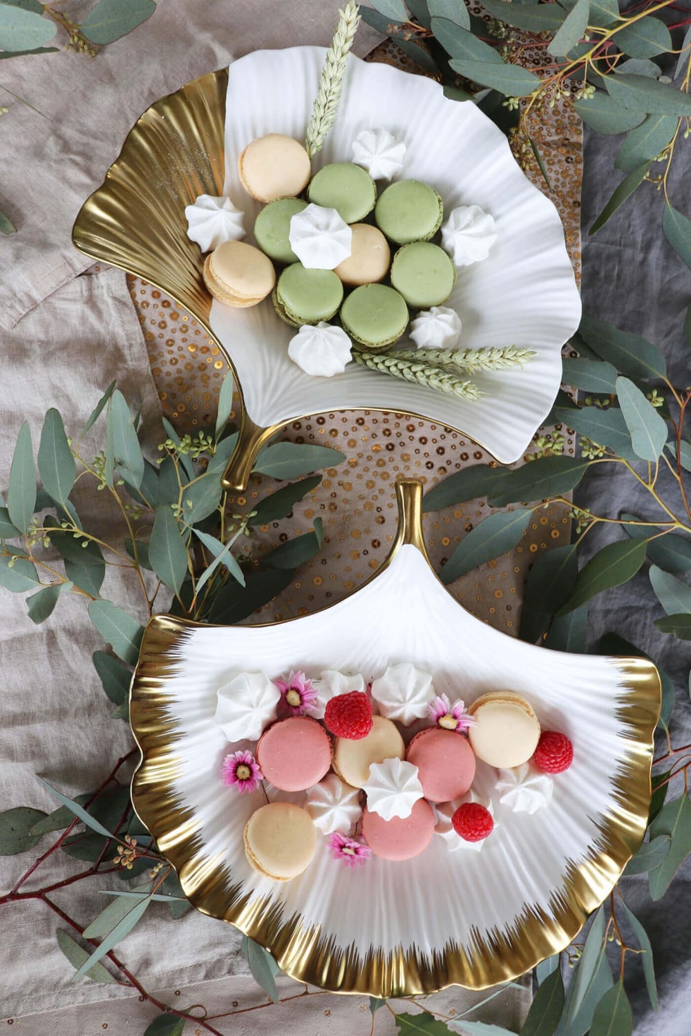 Coupe feuille de ginkgo en porcelaine blanche et dorée - Maisons du Monde