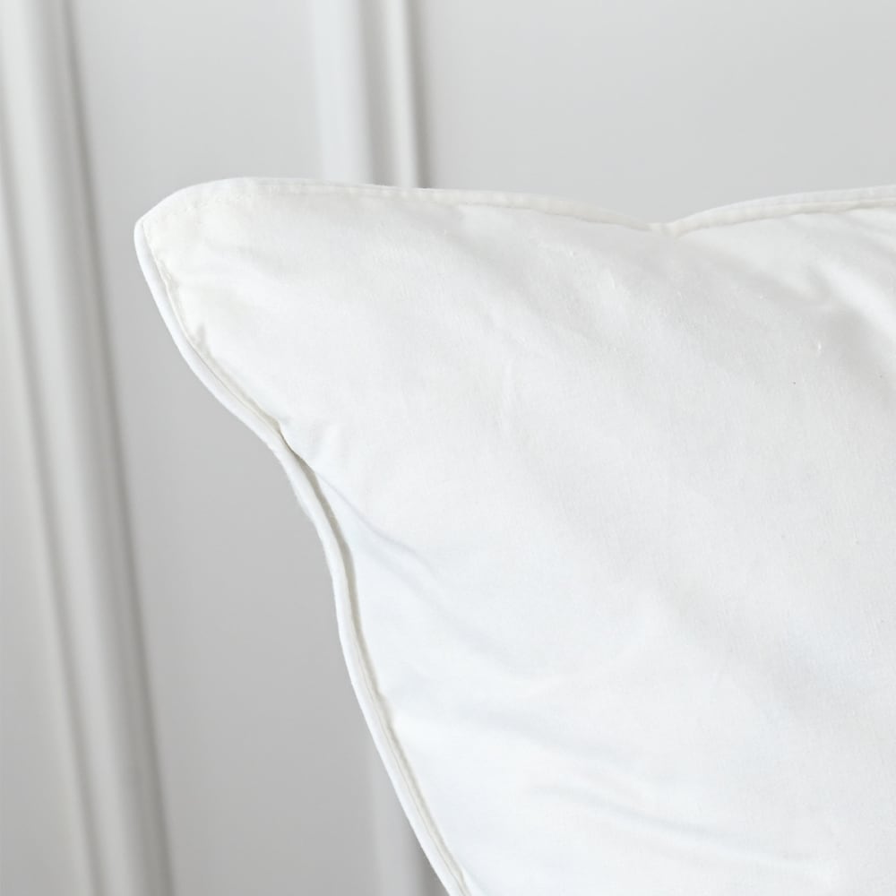 Oreiller naturel moelleux 40% duvet canard neuf 65x65 cm - Maisons du Monde