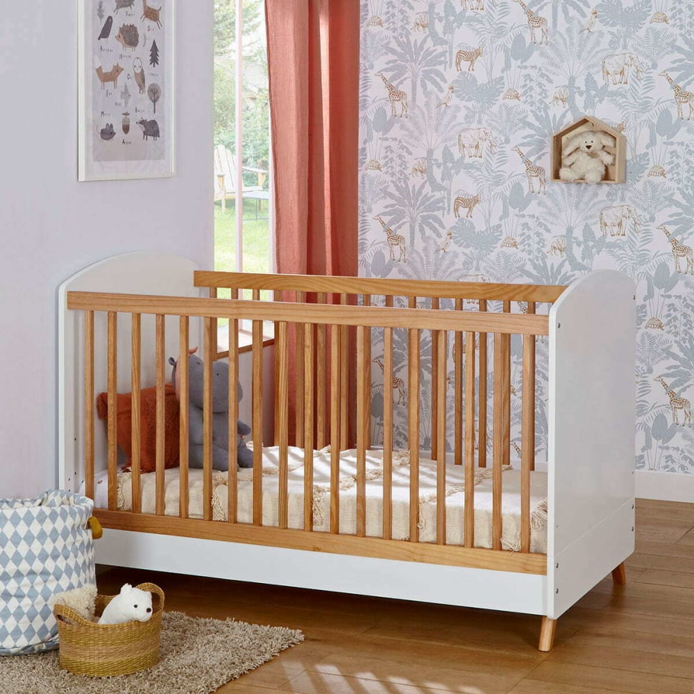 Pack lit bébé évolutif avec matelas blanc et noisette 70x140 cm (ID Kids) - Image 3