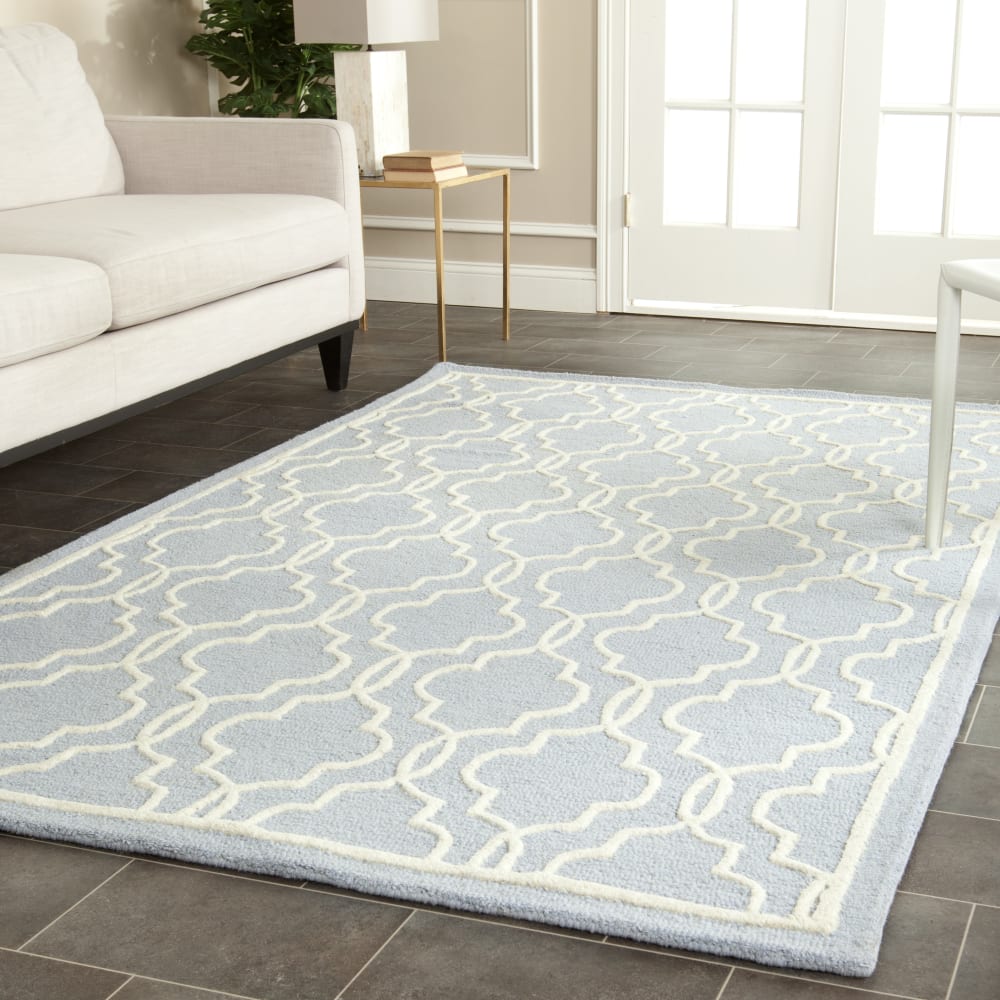 Tapis géométrique en laine bleu/blanc, 91 x 152 cm — vue 3