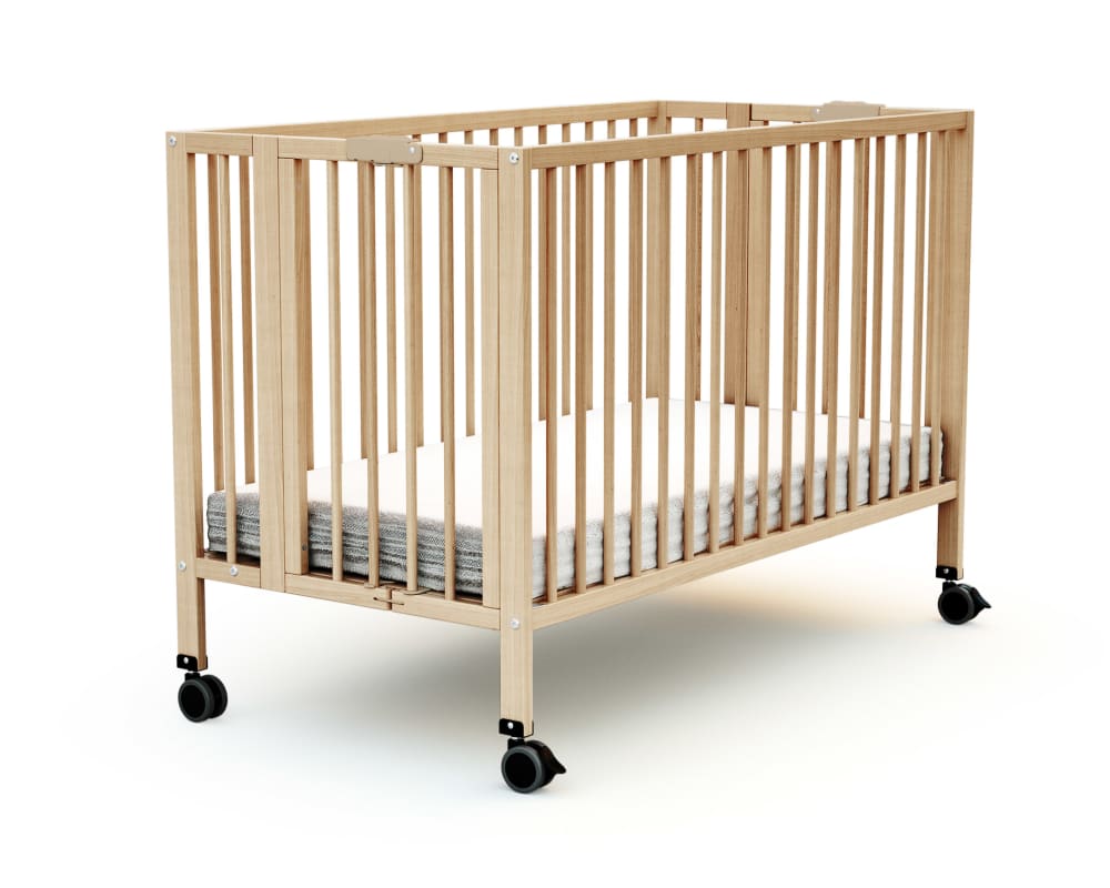 Lit bébé pliant en bois pro hêtre verni 60 x 120 cm - Maisons du Monde