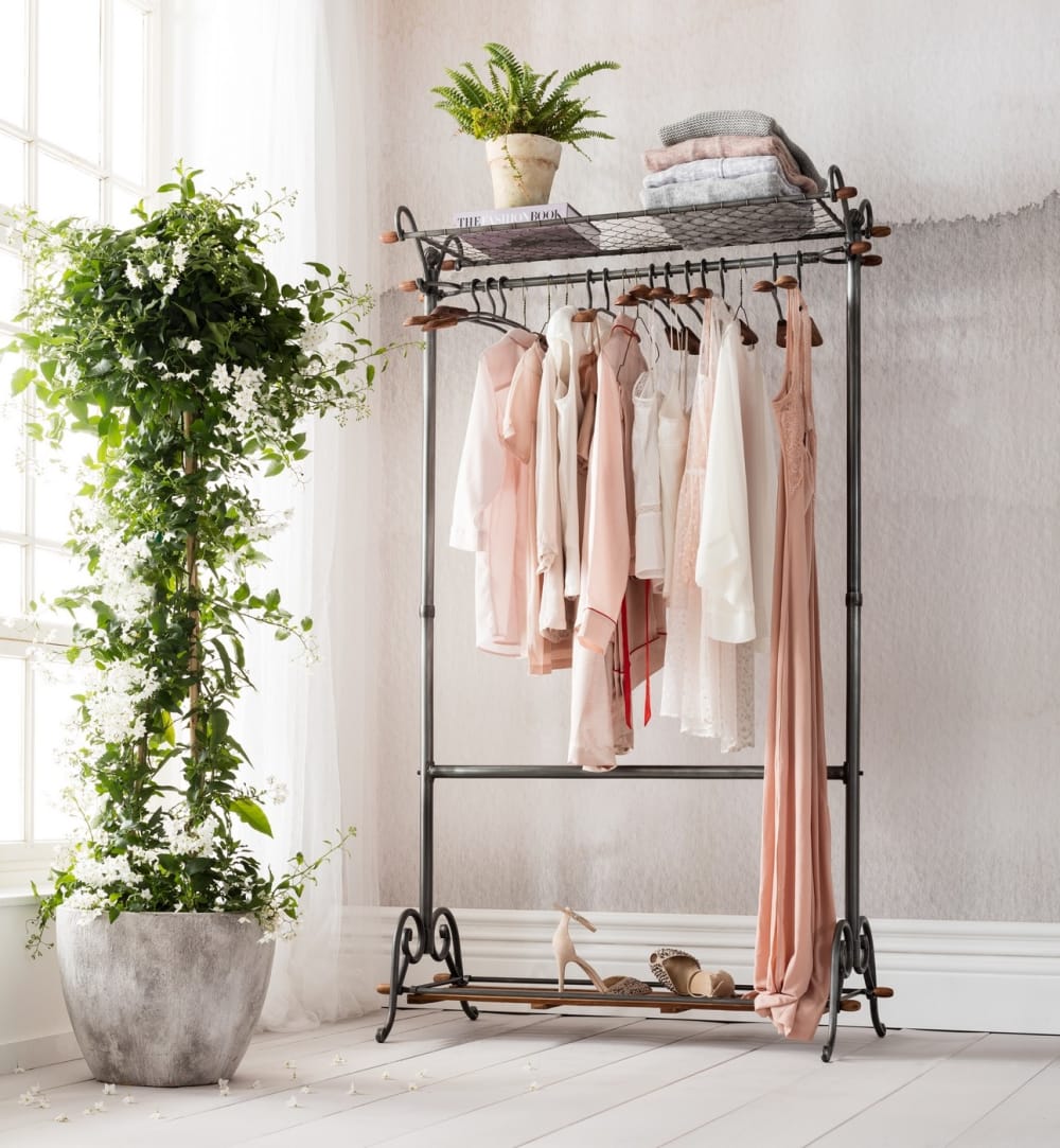 Porte-manteau 12 cintres en acier et manguier - Maisons du Monde
