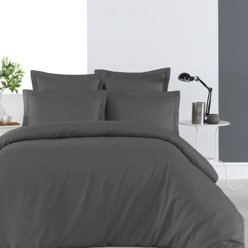 Llot de 2 taies d'oreiller rayées en satin de anthracite 50x70 cm - Maisons du Monde