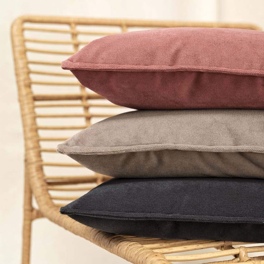 Housses de coussin velours avec volant piqué taupe 45x45 - lot de 2 - Maisons du Monde