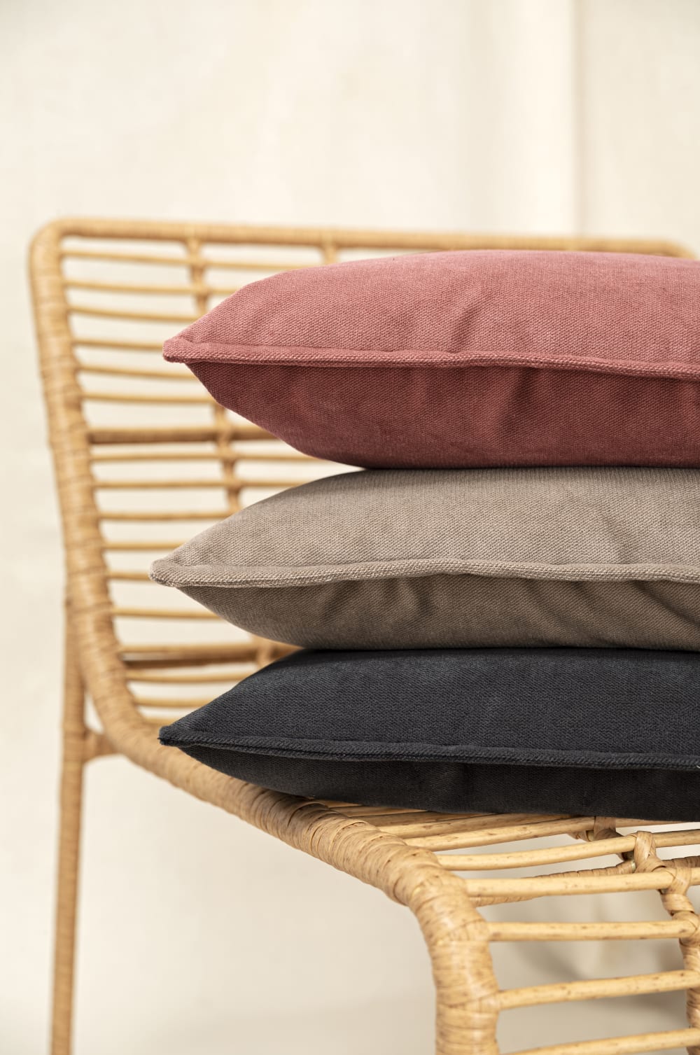 Housse de coussin velours avec volant piqué anthracite 60x60 - Maisons du Monde