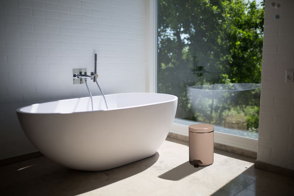 Poubelle de salle de bains à pédale 3l fabriqué en france - Maisons du Monde