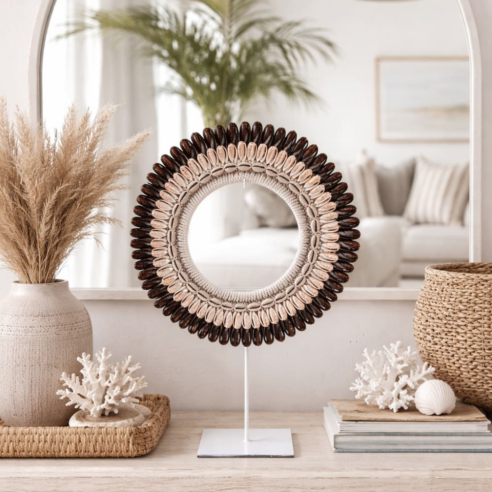 Collier décoratif en coquillages, marron beige D30 x H45 cm