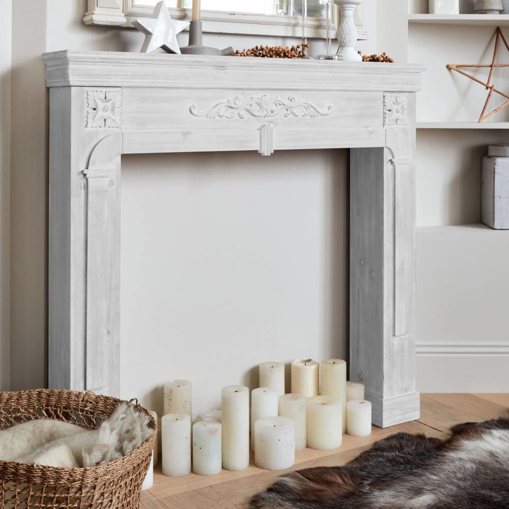 Manteau de cheminée décor bois blanc cérusé