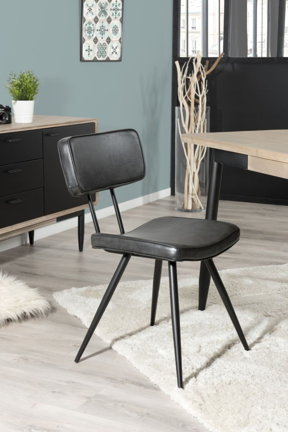 Lot de 2 chaises noires pieds en métal