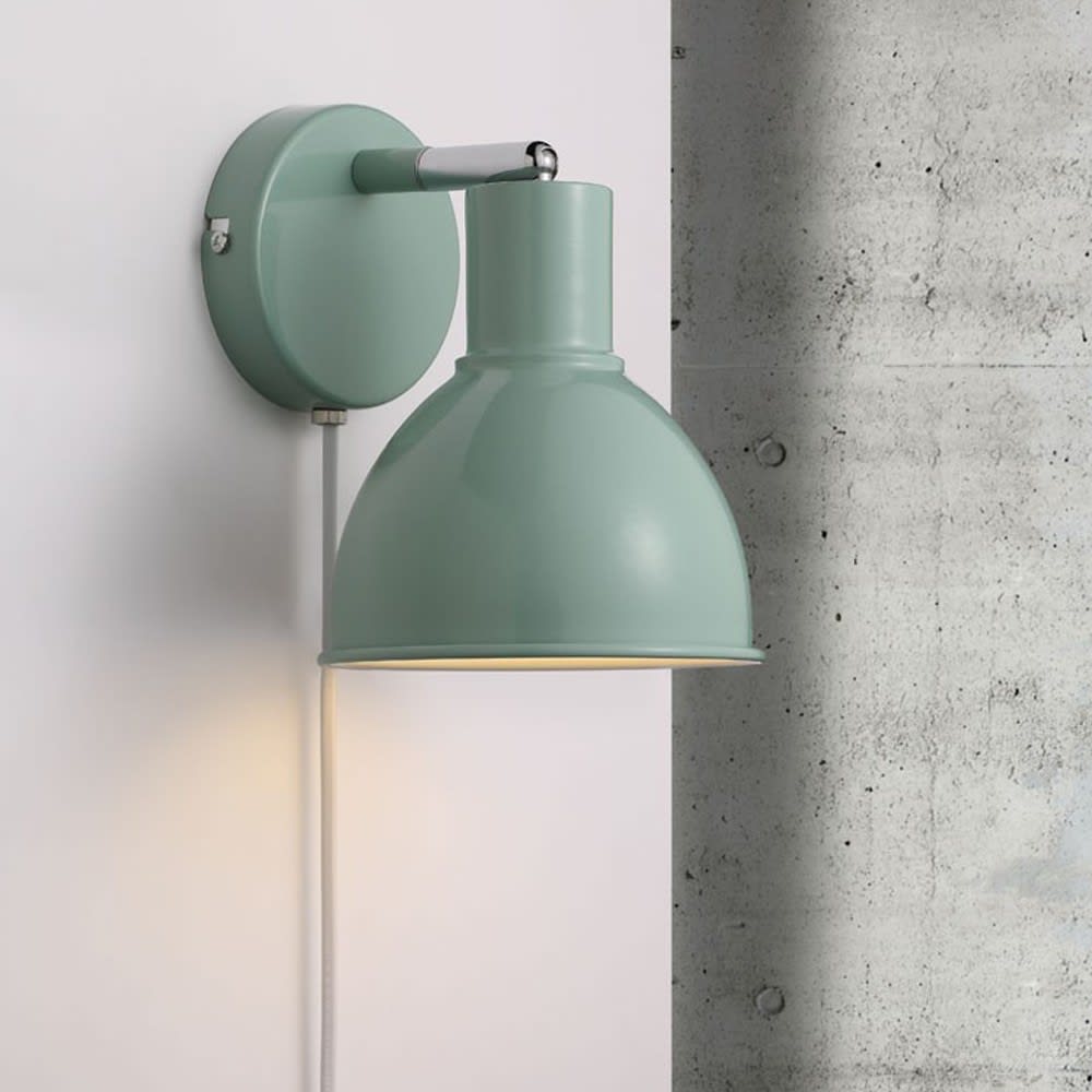 Applique murale nordique en métal vert avec interrupteur - Maisons du Monde