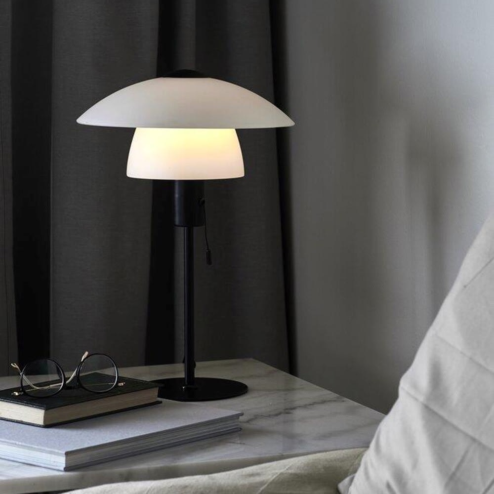 Lámpara de mesa negro con 2 tulipas de cristal opal blanco - Maisons du Monde