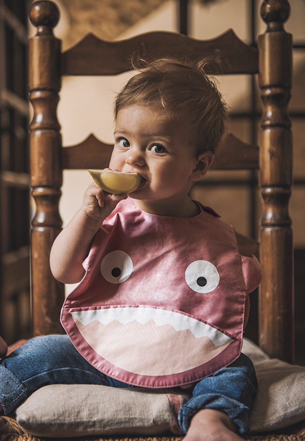 Bavoir Requin 100% coton imperméable rose - Maisons du Monde