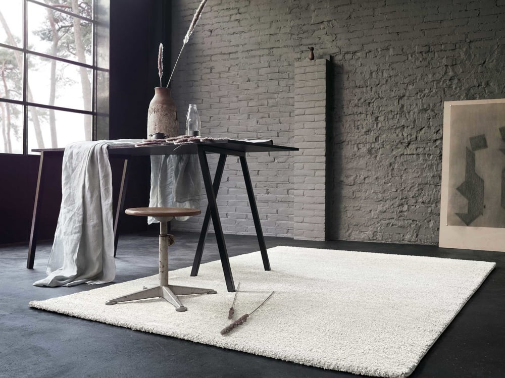 Tapis à poils courts doux blanc cassé aspect laineux 120x170 — vue 3
