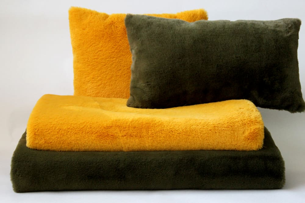 Cojín pelo corto verde oliva dos texturas 50x30 cm - Maisons du Monde