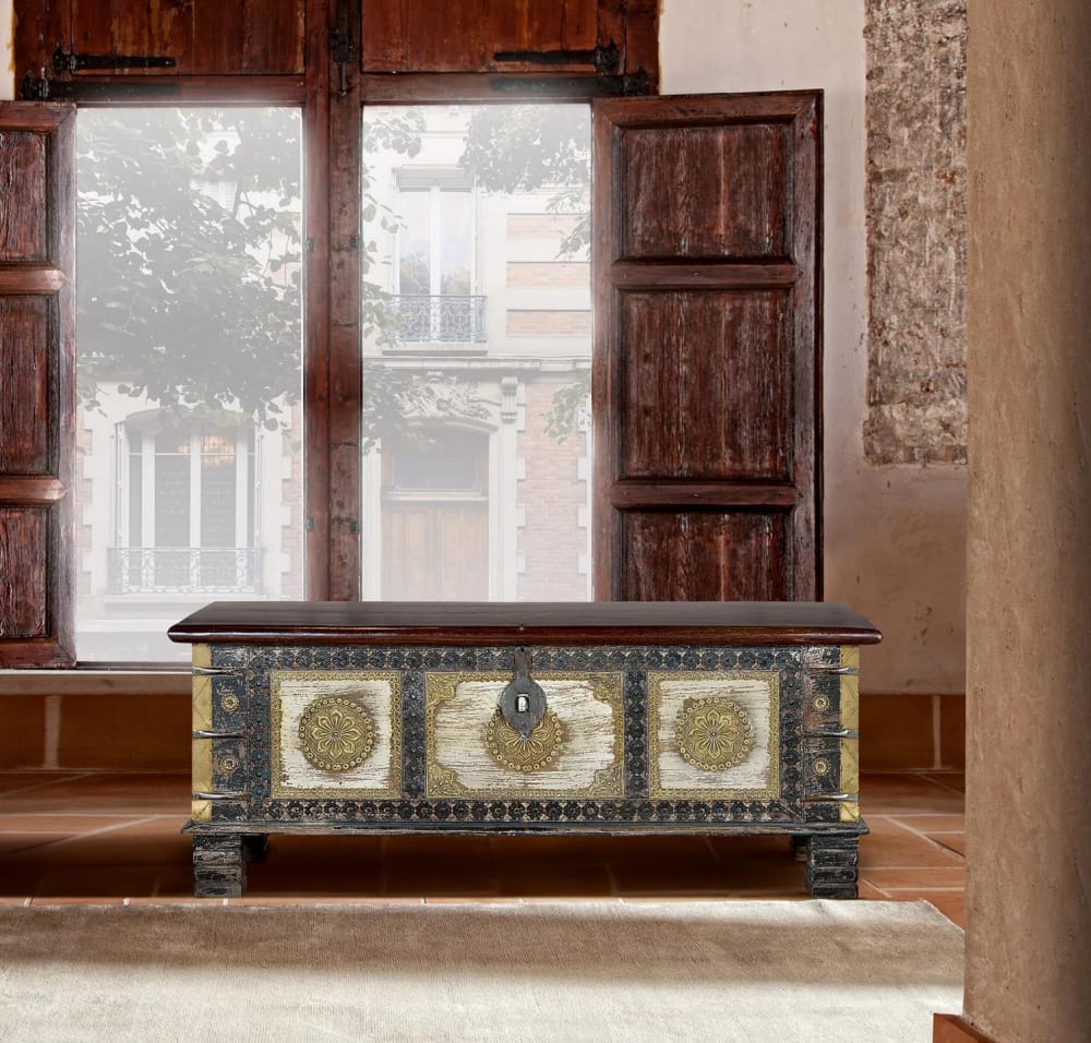 Baúl en madera de mango y detalles en bronce - Maisons du Monde
