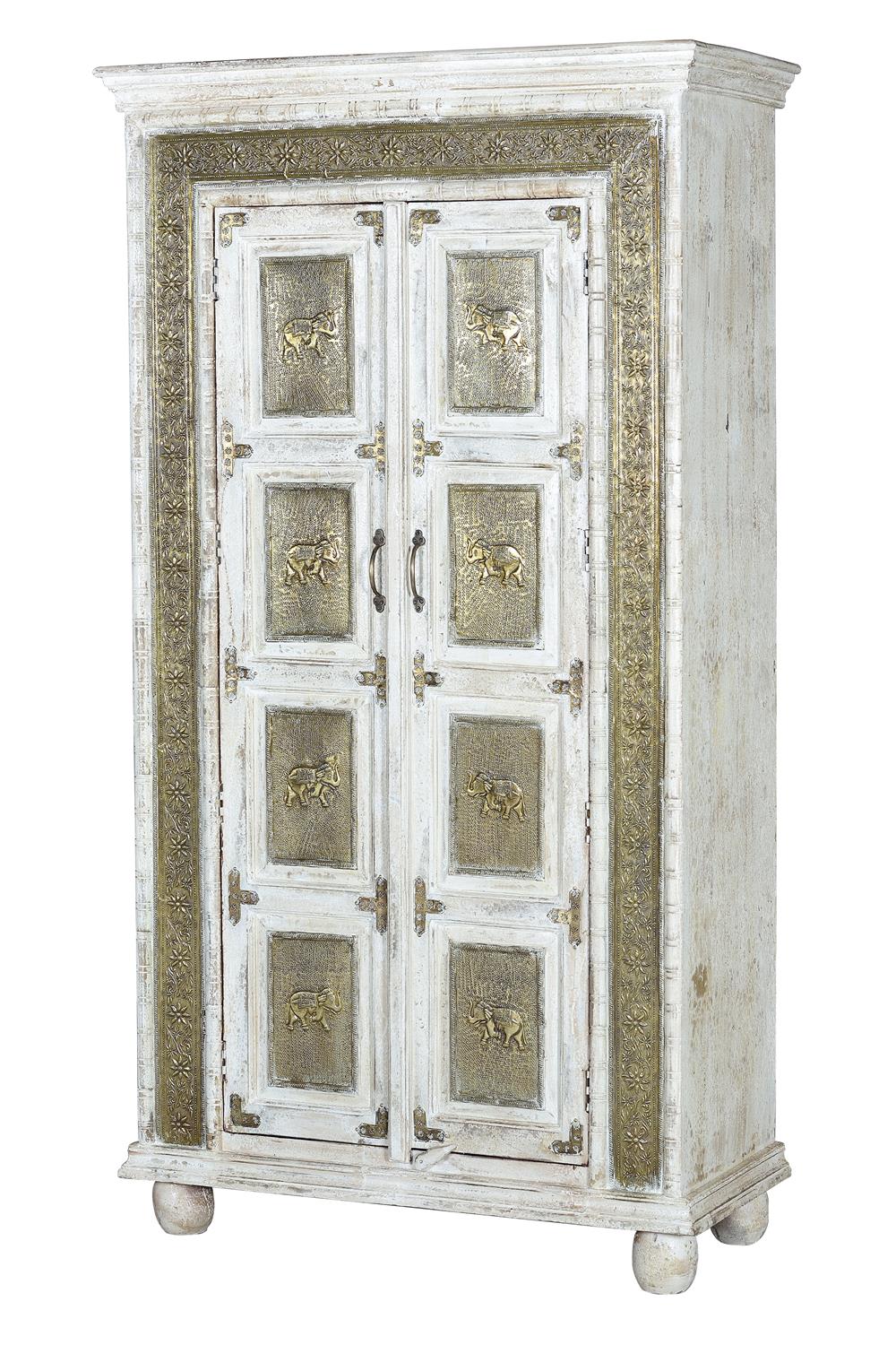 Armoire en manguier blanc vieilli craquelé.