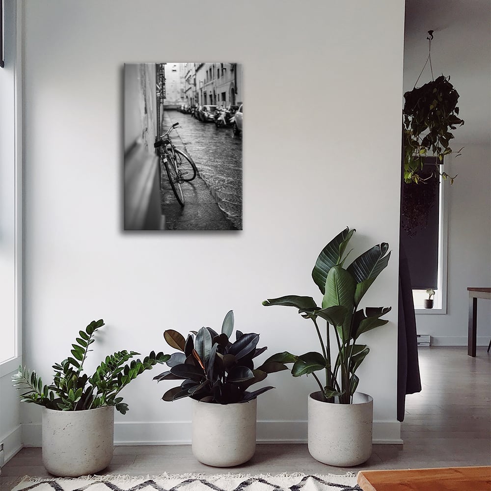 Tableau impression sur toile vélo appuyé contre le mur 60x90cm