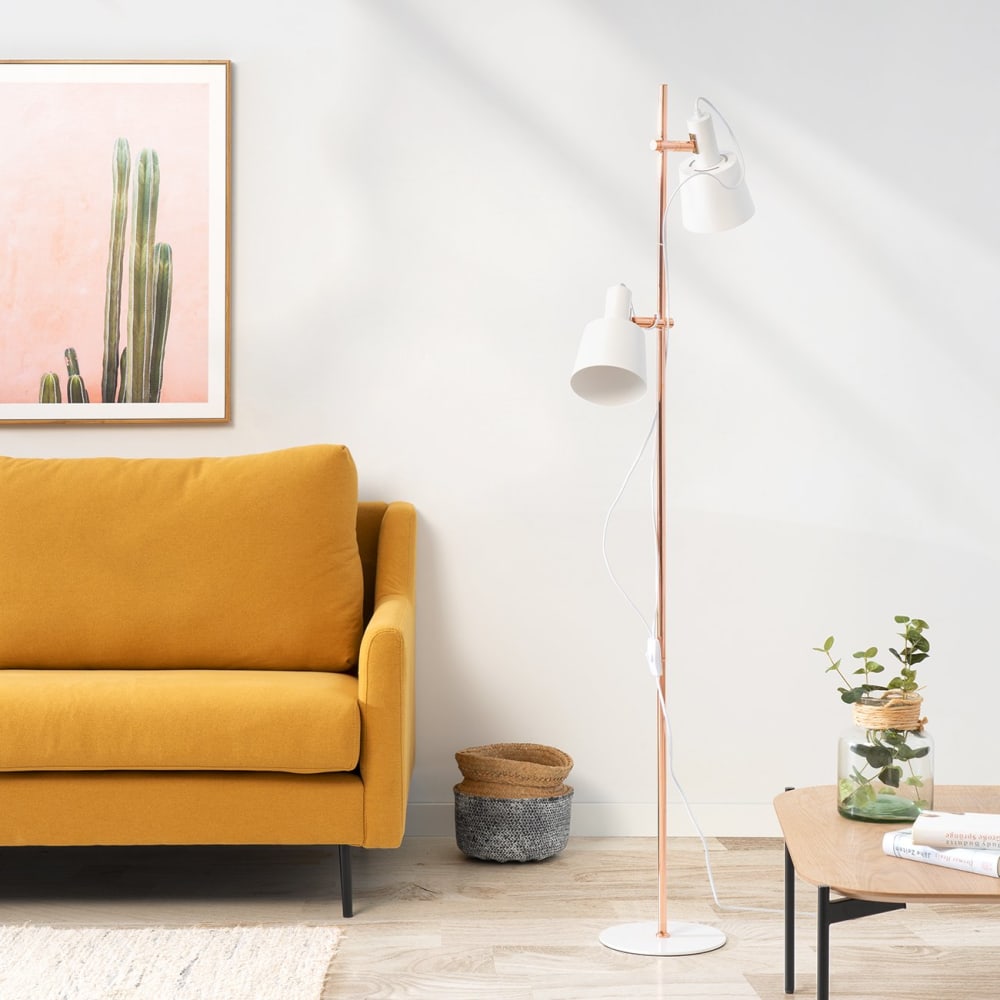 Lámpara de pie de color blanco con dos focos. - Maisons du Monde