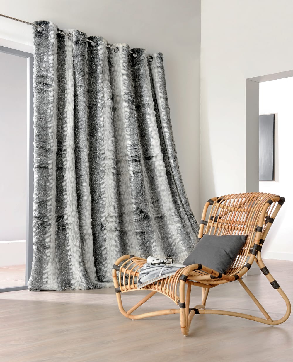 Rideau épais imitation fourrure polyester gris clair 230x250 cm