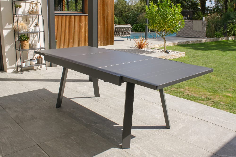 Table de jardin 8 places en aluminium - Maisons du Monde