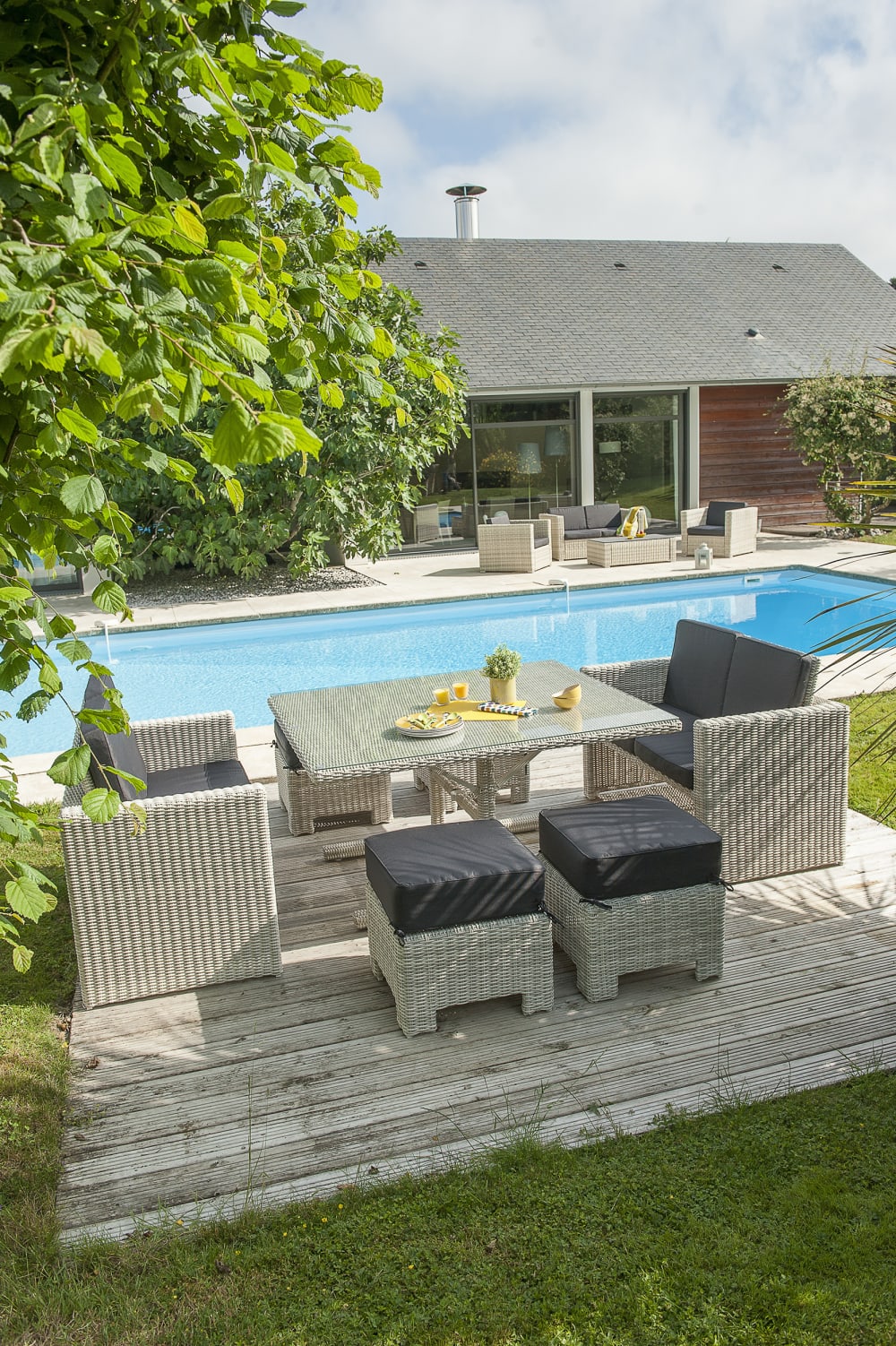 Ensemble repas de jardin encastrable 8 places en résine tressée crème