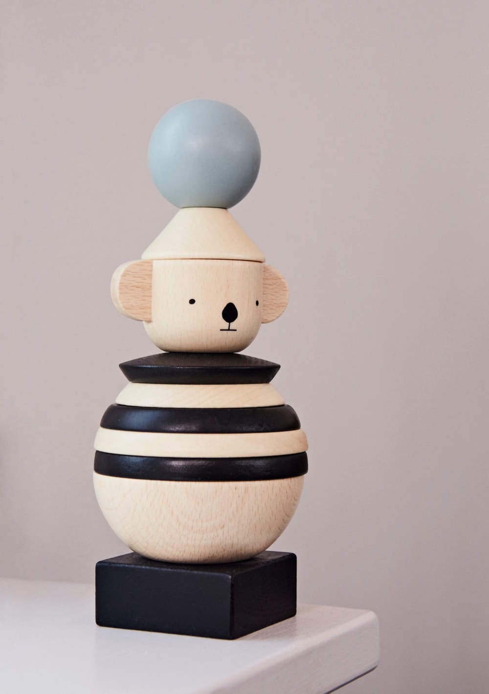 Koala à empiler en bois marron hêtre Ø8,5xH21cm (OYOY Living Design) - Image 2