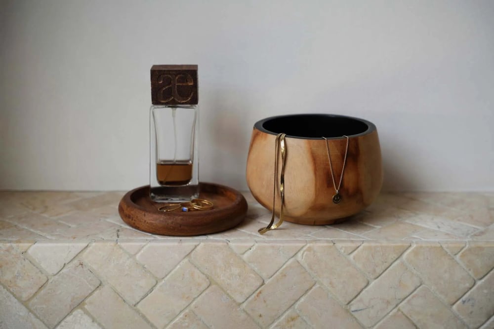 Ciotola in legno di teak marrone e nero 12x12x8 cm - Bazar Bizar