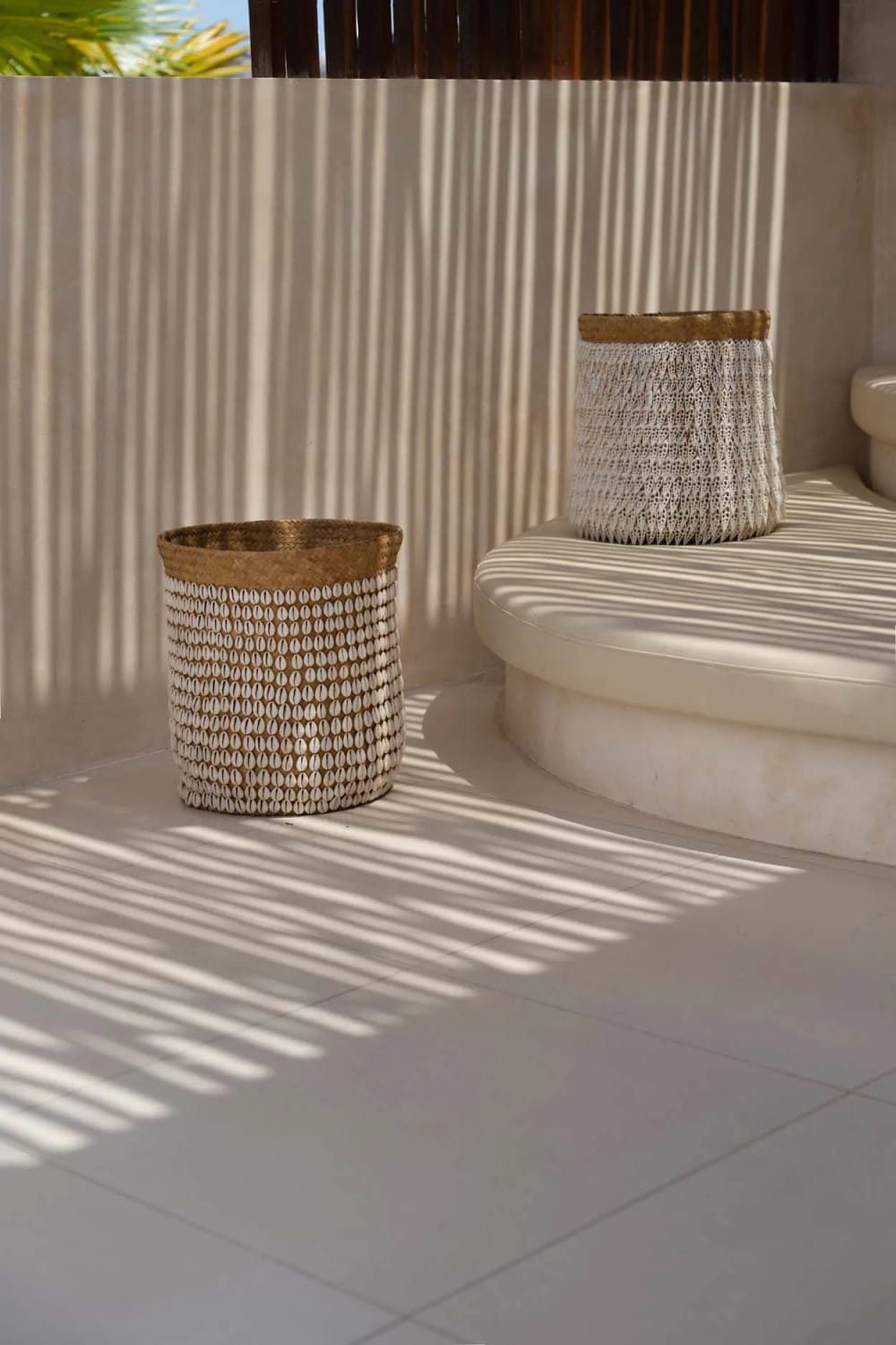 Cesto in conchiglie e pandan marrone e bianco 34x34x40 cm - Bazar