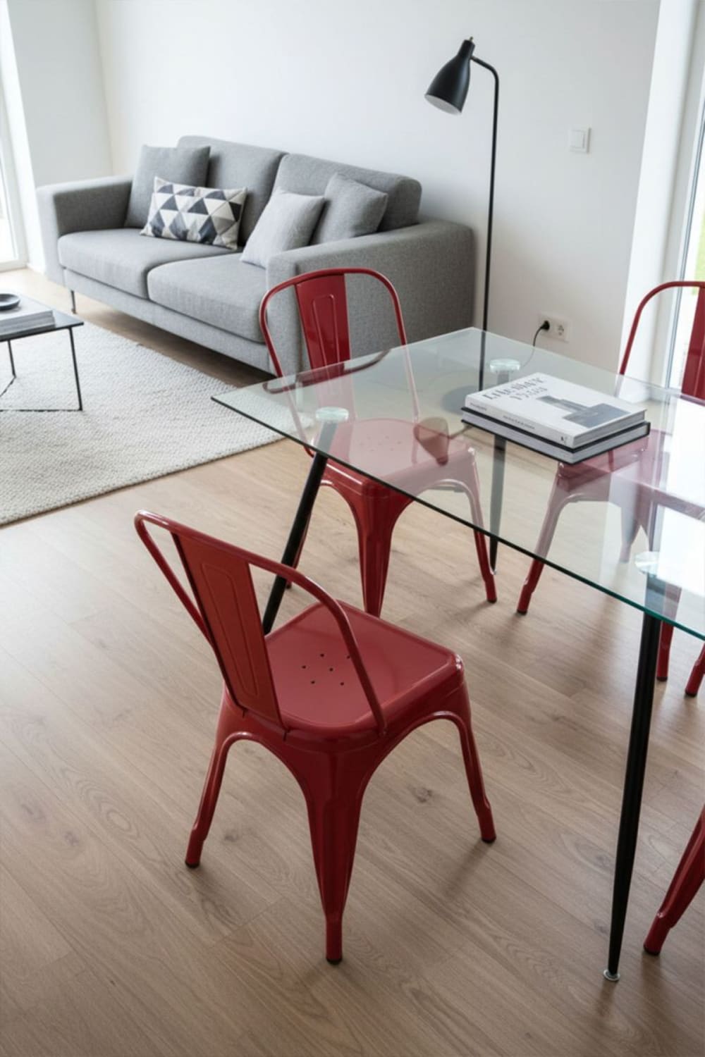 Silla en color rojo de estilo industrial en acero reforzado - Maisons du Monde