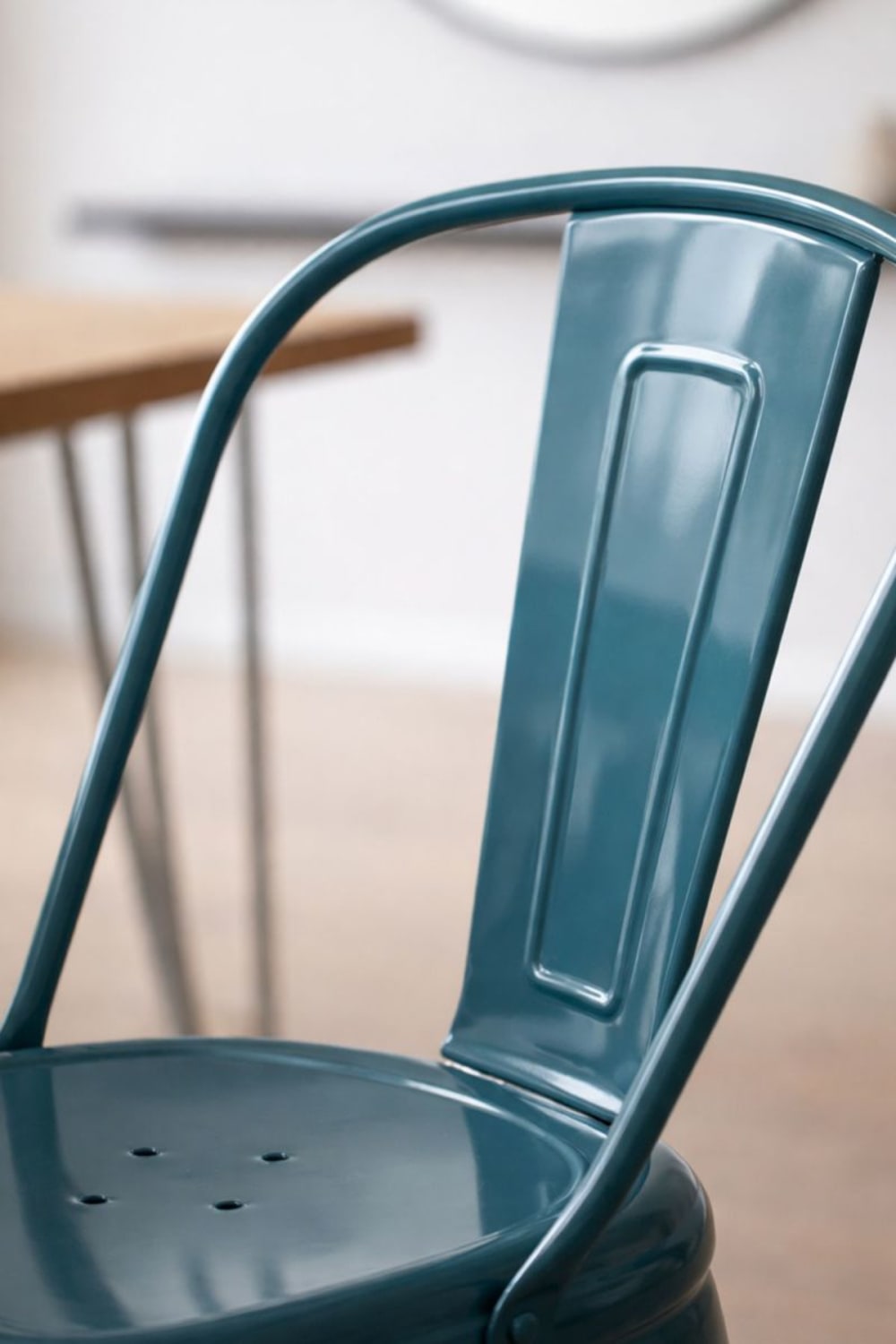 Silla en color verde azulado de estilo industrial en acero reforzado - Maisons du Monde