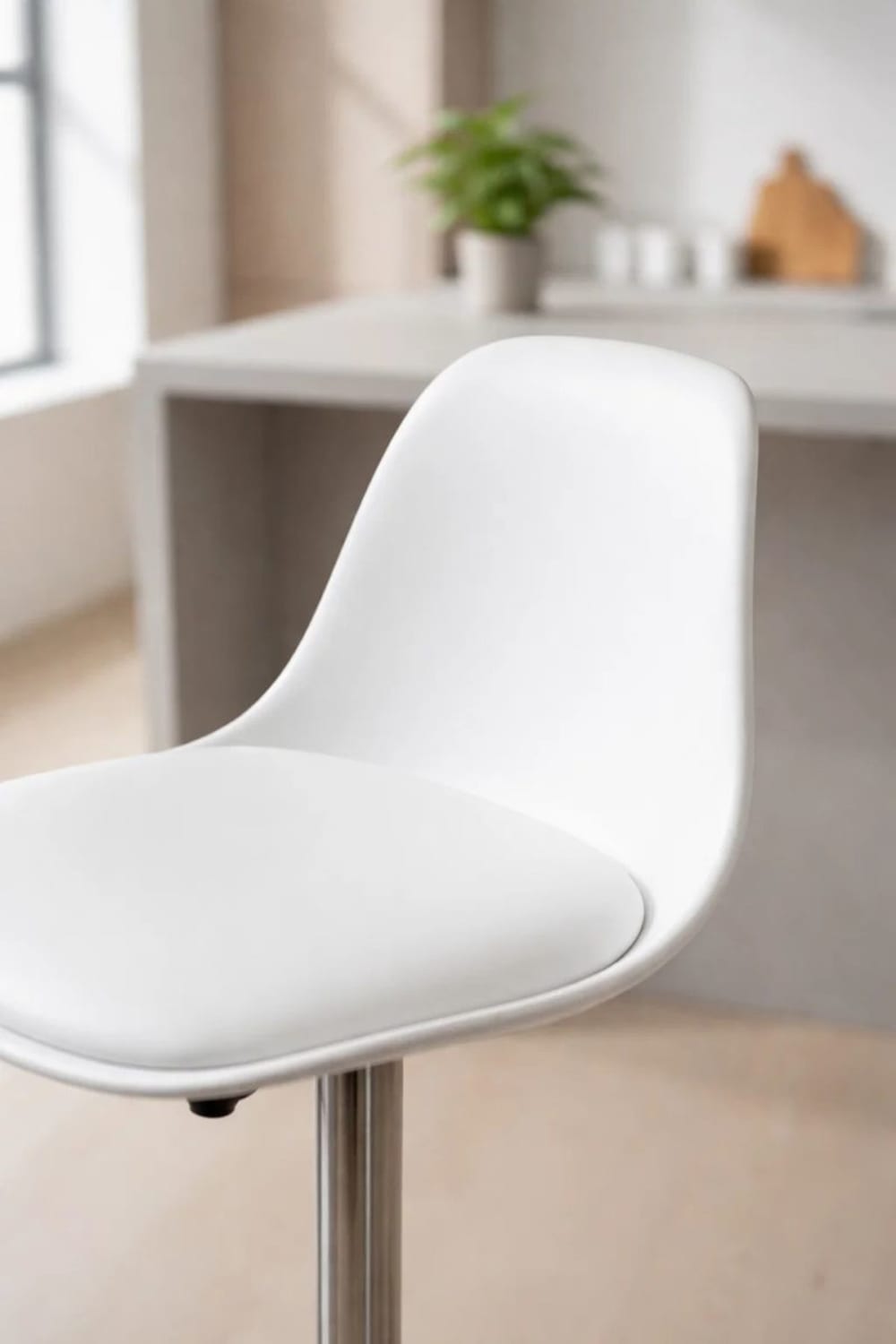 Taburete blanco vanguardista en polipiel - Maisons du Monde