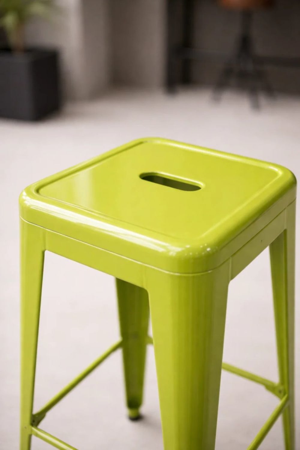 Taburete verde menta industrial en acero reforzado - Maisons du Monde