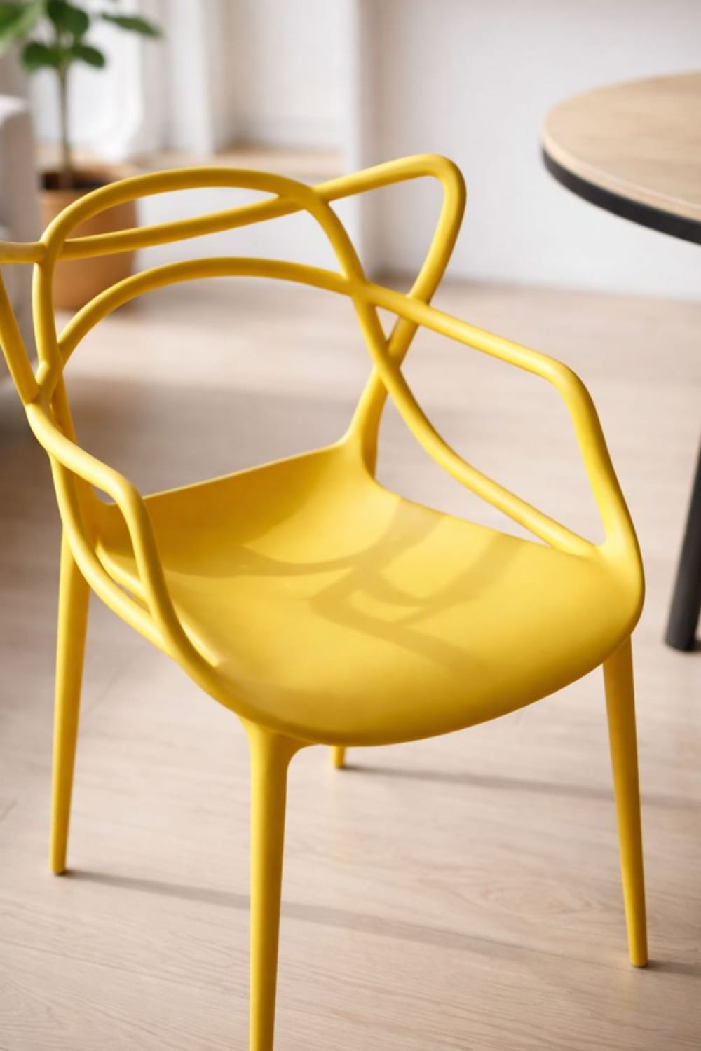 Silla en color amarillo de estilo vanguardista en polipropileno - Maisons du Monde