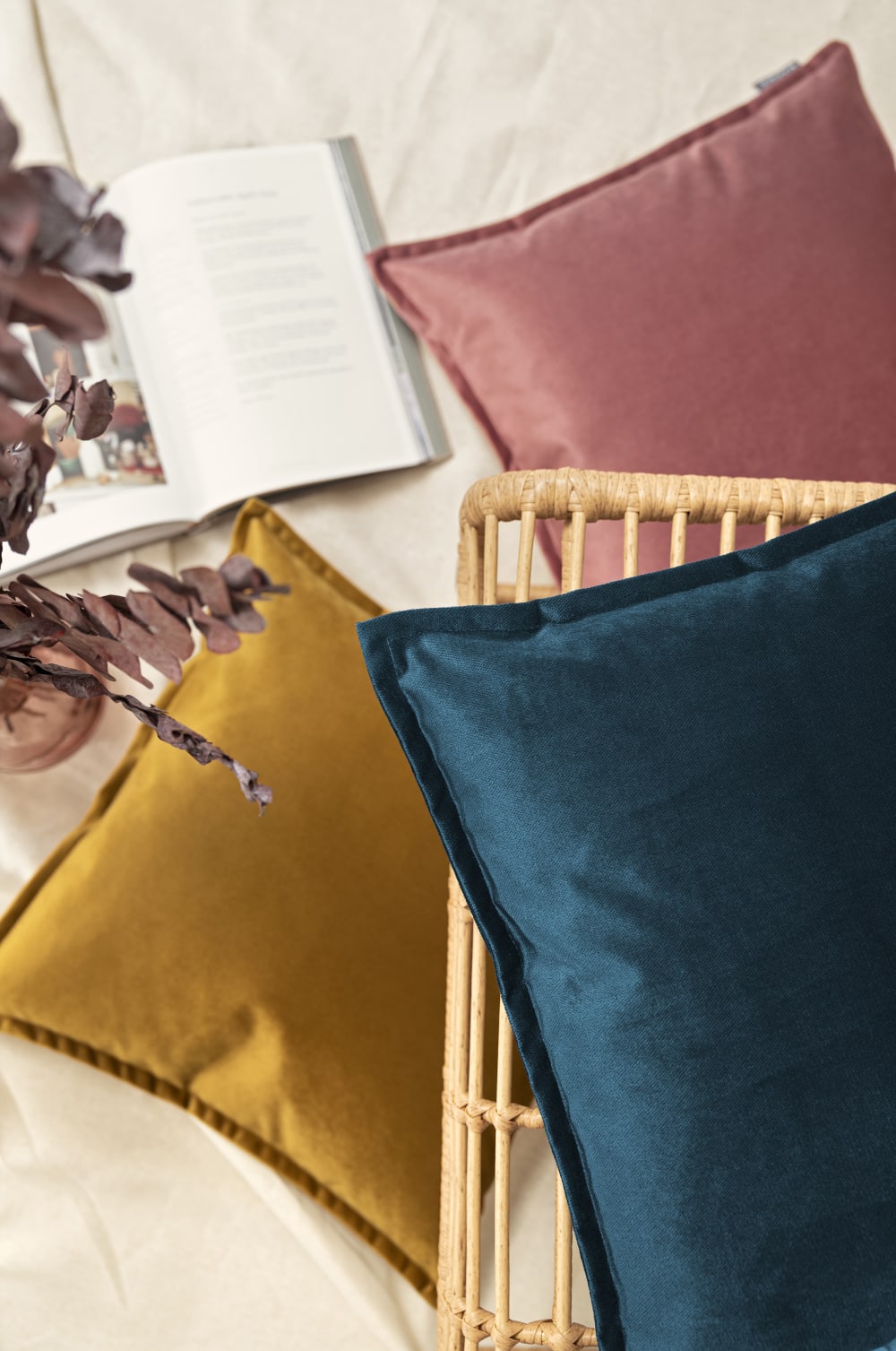 Housse de coussin velours avec volant piqué bleu pétrole 60x60 - Maisons du Monde