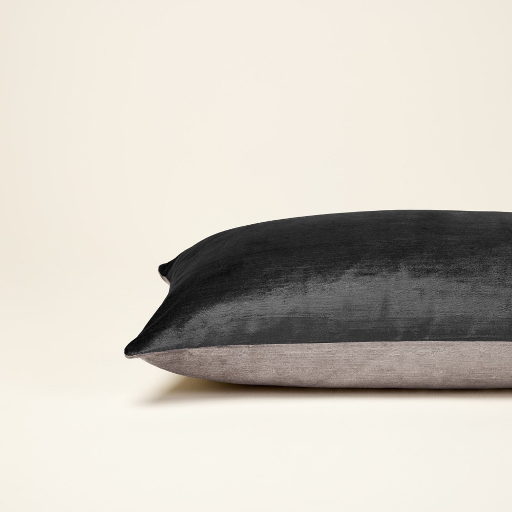 Housse de coussin en viscose noir 28x47 cm - Maisons du Monde