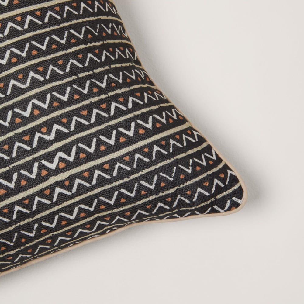 Housse de coussin en lin noir 40x40 cm - Maisons du Monde