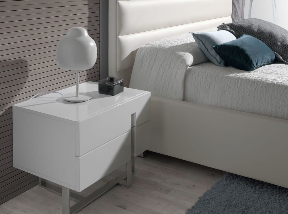 Table de chevet bois blanc et acier chromé