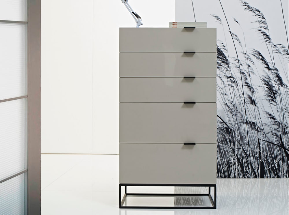 Cassettiera in legno grigio perla e acciaio nero - Angel Cerda